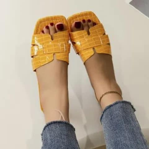 Rich Auntie Sandals